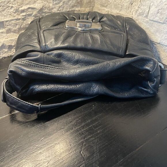 B Makowsky Leather Hobo Shoulder Bag Tote Black Soft Medium Silver Clasp - Picture 10 of 12